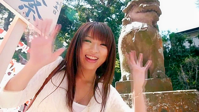 诱人的日本女星尽情享受三人激情时刻