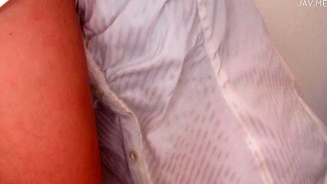 业余日本女孩穿裙底露出吸大鸡巴