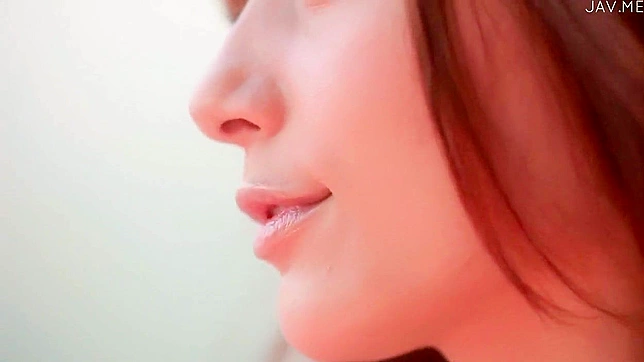 美女用她诱人的屁股诱惑一个男人