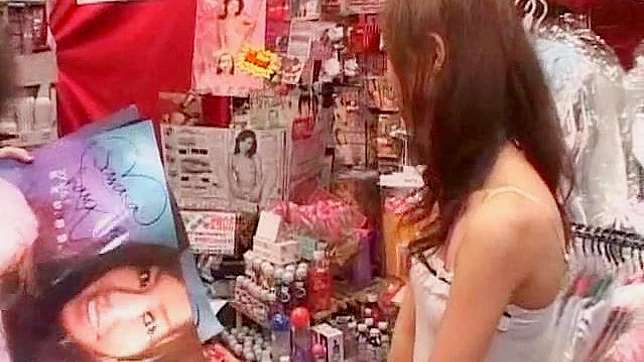 迷人的日本美女以卓越的口技带来极致刺激体验