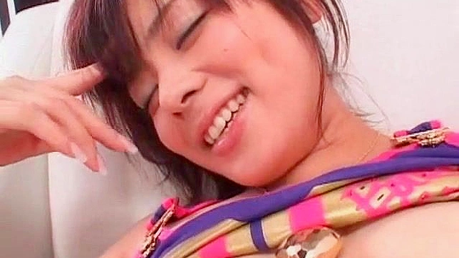 狂野性爱乐趣：业余少女的毛茸丛林