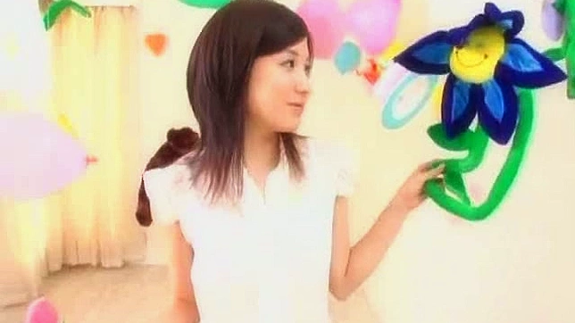 吸吮天使在 Oral 后吞下温暖的精液