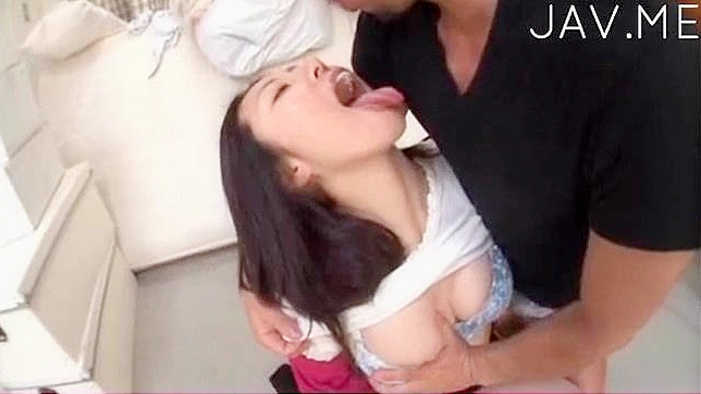 饥渴玩偶渴望被彻底撕裂她的阴道