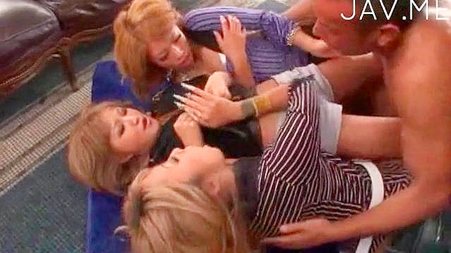 性感美女群交狂欢与巨屌的激情碰撞