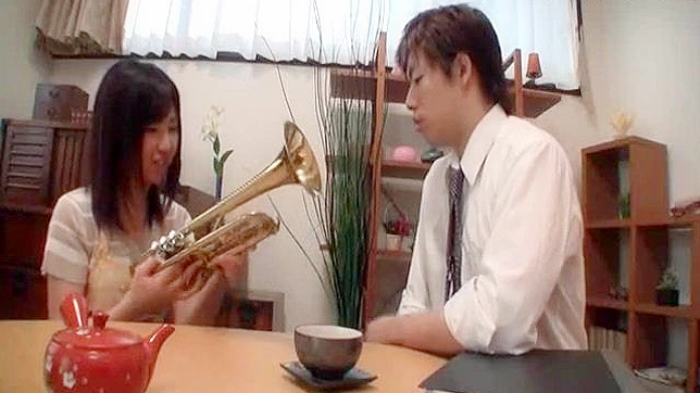 性感美女渴望深深用喉咙吸吮这根阳具