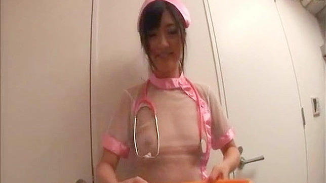 温婉的亚洲美人用疯狂骑乘取悦猛男