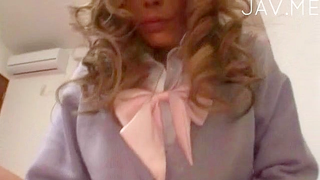 钻入温顺日本美少女的诱人爱穴探秘之旅