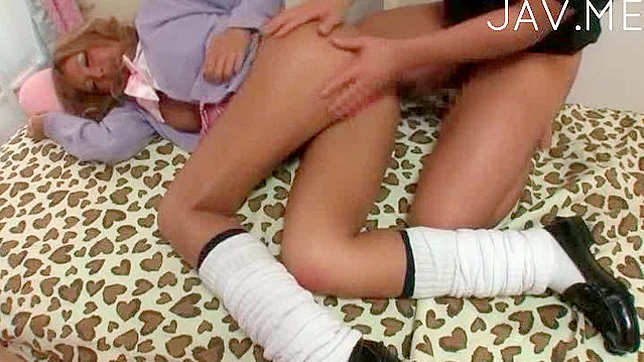 热闹的阴道交欢，可爱日本女学生的体验