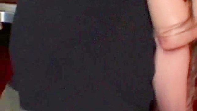 与亚洲美女组队探险，思想污秽共度激情夜