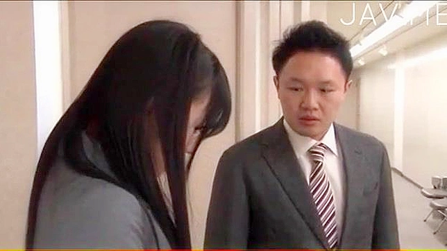 温顺的日本少女享受狂热地玩弄阴部快感