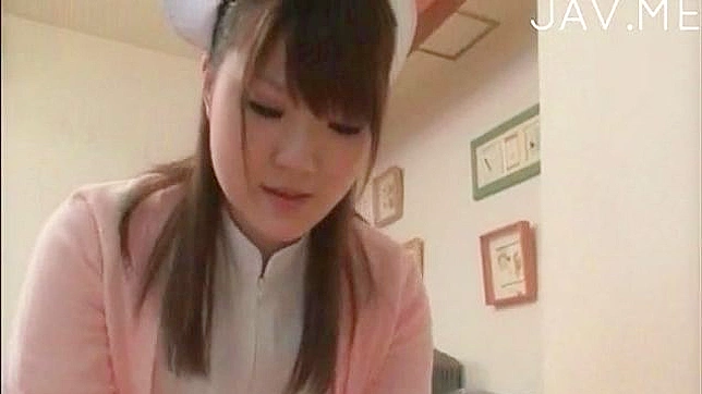 温婉的日本护士用性感按摩疗愈身心