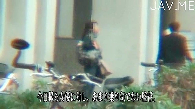 亚洲辣妹邀两位帅哥玩弄她的大乳房