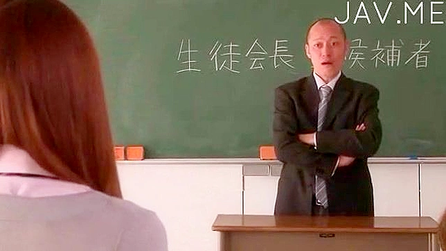 可爱亚洲宝贝热情口交让帅哥疯狂享受