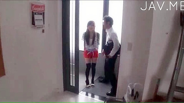 甜美亚洲妹子总是渴望分享她毛茸茸的小穴