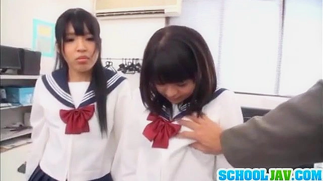业余女孩共享美味的大屌