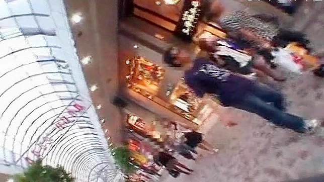 业余且优雅的亚洲女孩在房间里做手淫