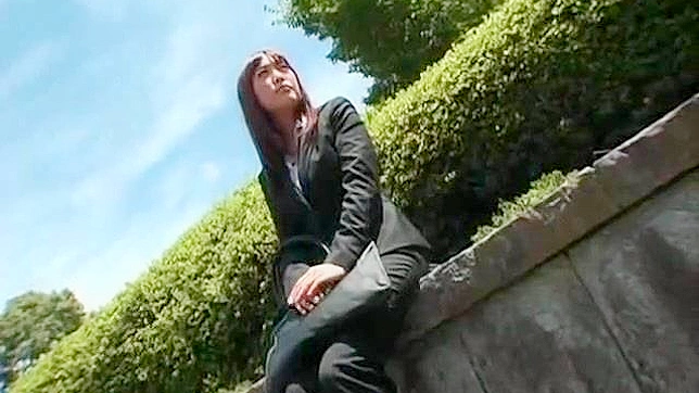 业余亚洲妹子在公共厕所和帅哥尝试性爱体验