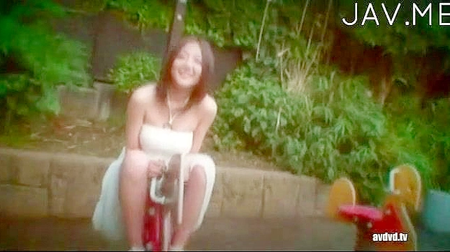 甜美的业余亚洲宝贝分享她紧致多毛的阴道