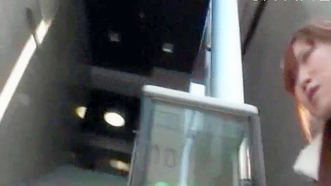 湿身比基尼亚洲美女接受热情刺激