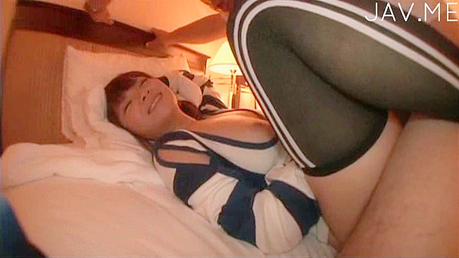 大奶亚裔美人以她熟练的口技魅惑人心