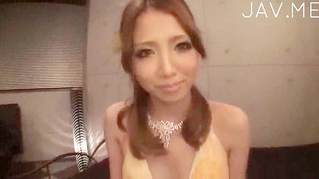 调皮的日本少女从后方被猛烈抽插阴道