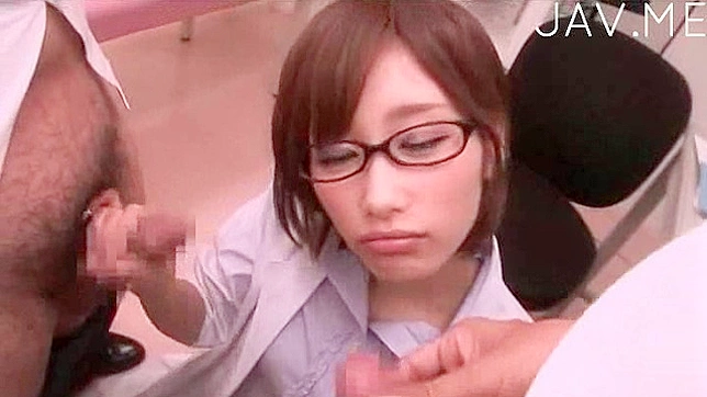红发美女日式护士深情口交服务