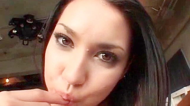 日本业余少女大乳头手淫实录