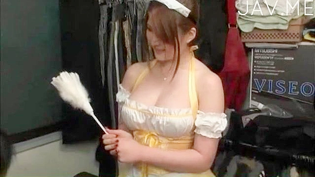 迷人的亚洲女佣激情阴部探索体验