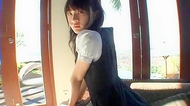 温顺的亚洲妹子享受给予狂野口爱快感