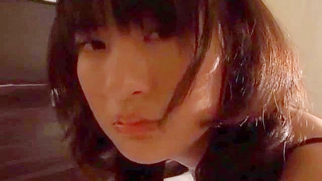 性感亚洲女穿丝袜内衣分享她的迷人身体