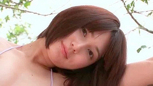 可爱的戴眼镜亚洲宝贝渴望狂野的欢愉时分