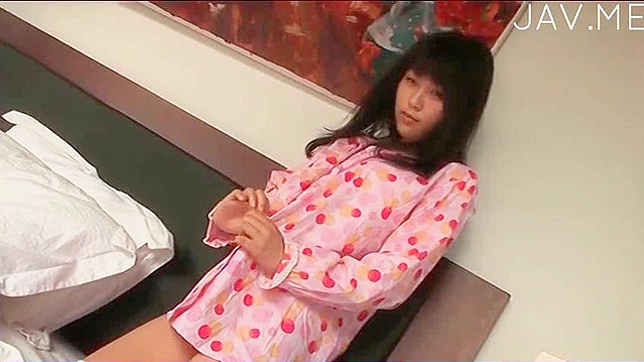 日本妹子狂吞阳具，哭喊着要更多猛烈动作