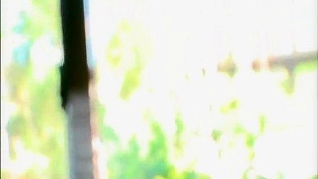 可爱亚洲美人用顽皮技巧吸吮