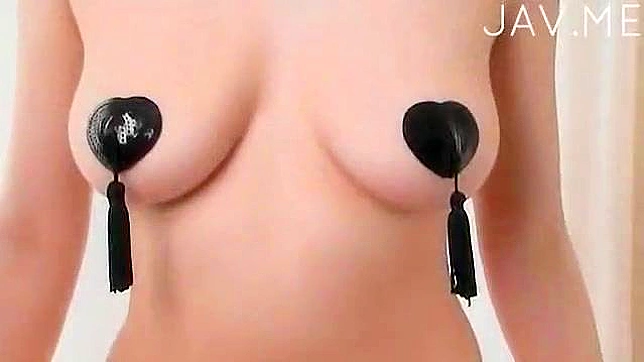 迷人的亚洲美胸带来欲望愉悦体验