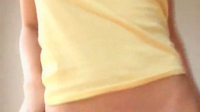 渴望激烈快感的日本妹子穿着丝袜求欢