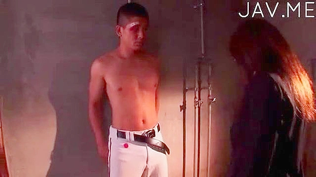 戴眼镜的亚洲妹子用高超口技令人惊叹