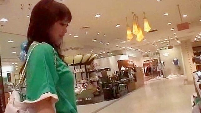 可爱日本素人少女分享她诱人的身体宝藏