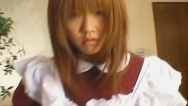 性感年轻的日本女学生Yu Aizawa正在做手淫服务