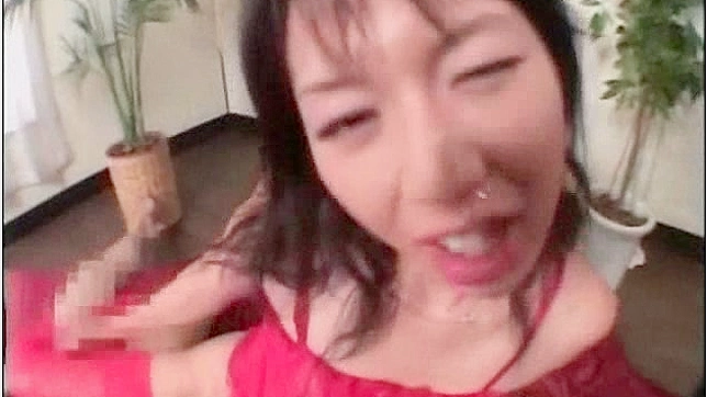 日本妹子做完口交后用射精填满她的嘴