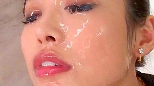 日本美女娇嫩脸庞沾满浓稠男性精华液