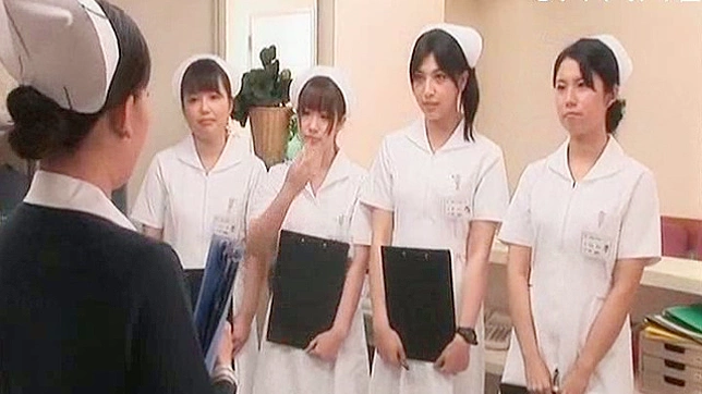 甜美日本护士为病人带来激情手淫享受