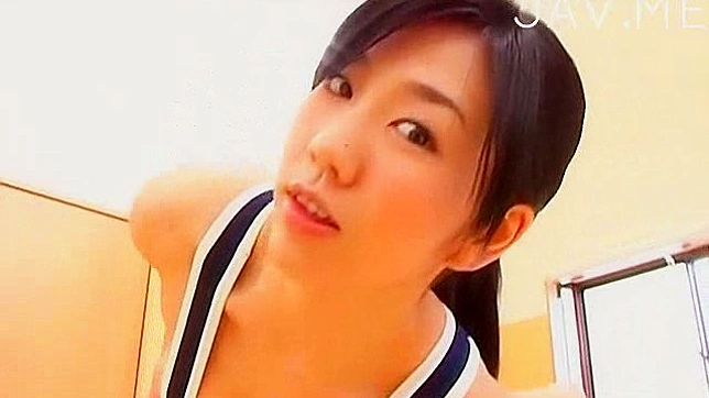 美女裙底露出火热一幕
