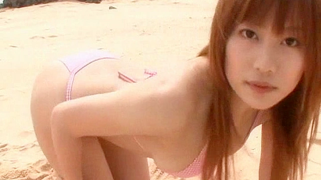 性感红发女郎比基尼秀身材