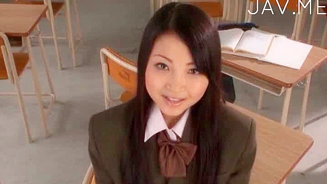 女校学生提供出色的口交服务