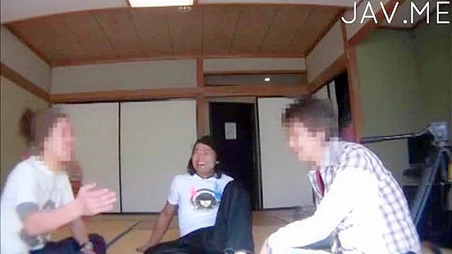 业余的姑娘深喉大鸡巴