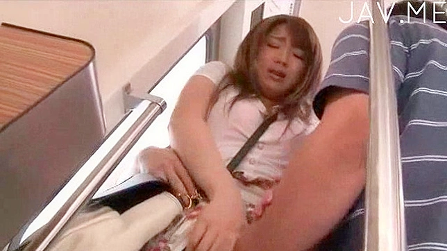 荣耀日籍AV女星穿内裤在公共场所被猛烈撞击