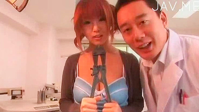 快乐的红发日本AV女优满足大屌需求