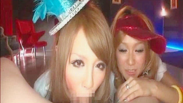 两位英俊勇敢的日本帅哥正在口交硬挺