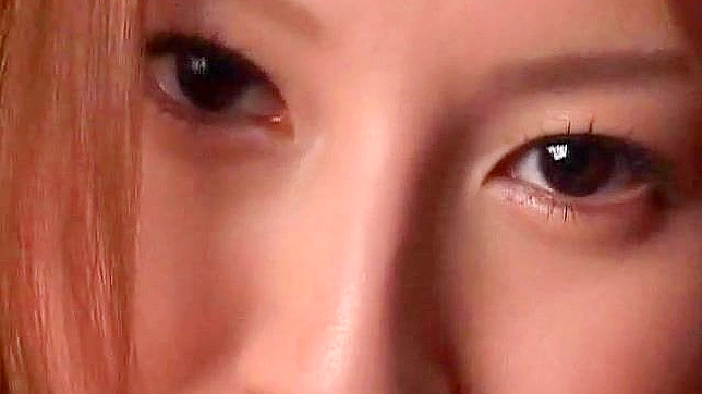 业余女孩享受三人行的乐趣