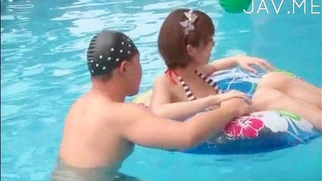 与性感美女的业余口交体验